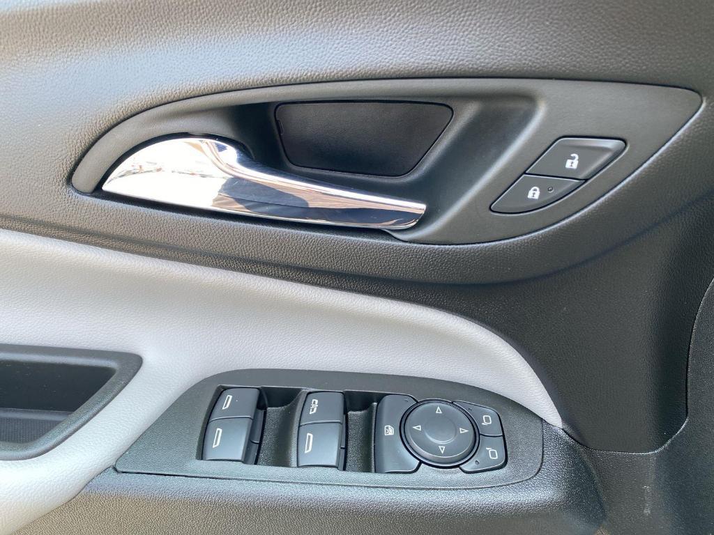 used 2022 Chevrolet Equinox car, priced at $21,500