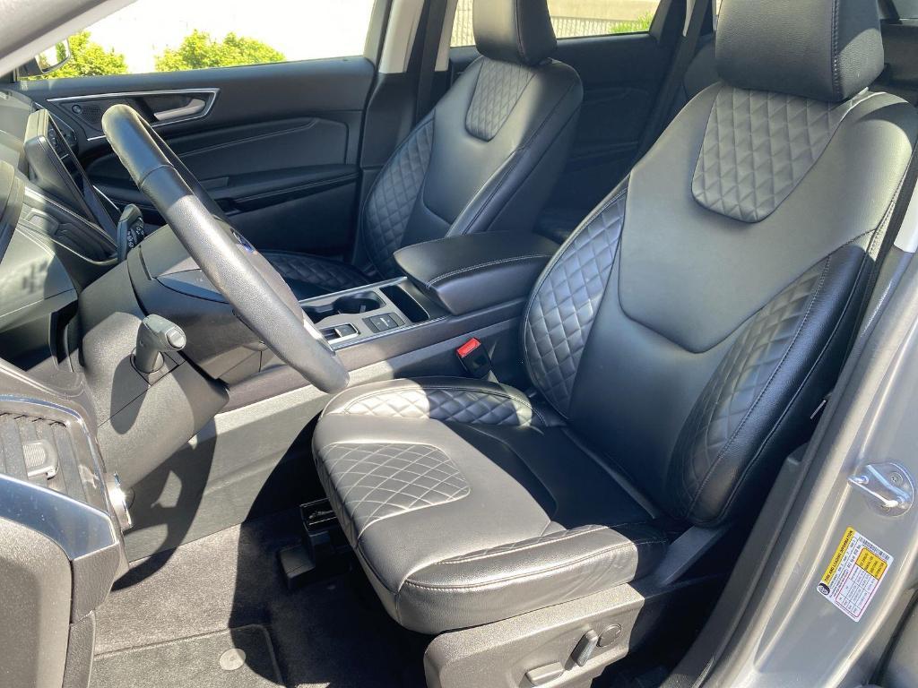 used 2024 Ford Edge car, priced at $30,000
