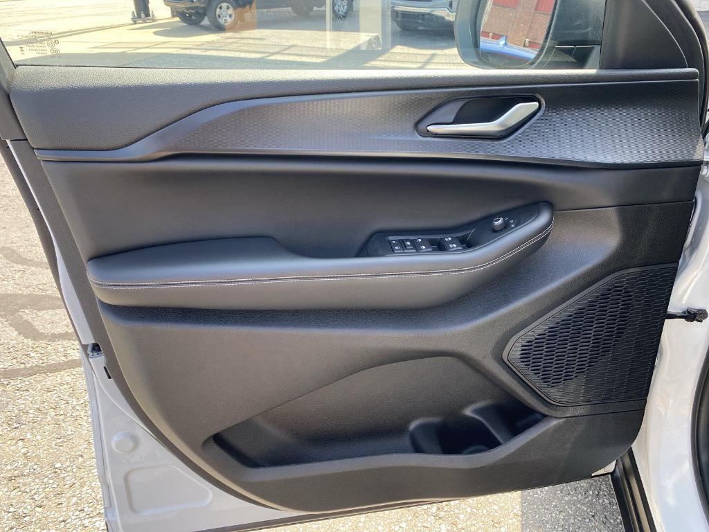 used 2023 Jeep Grand Cherokee car, priced at $31,500