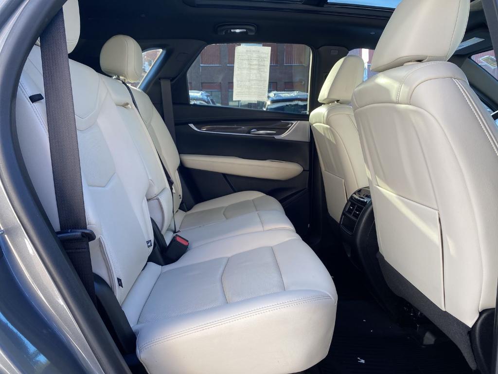 used 2021 Cadillac XT5 car, priced at $31,000