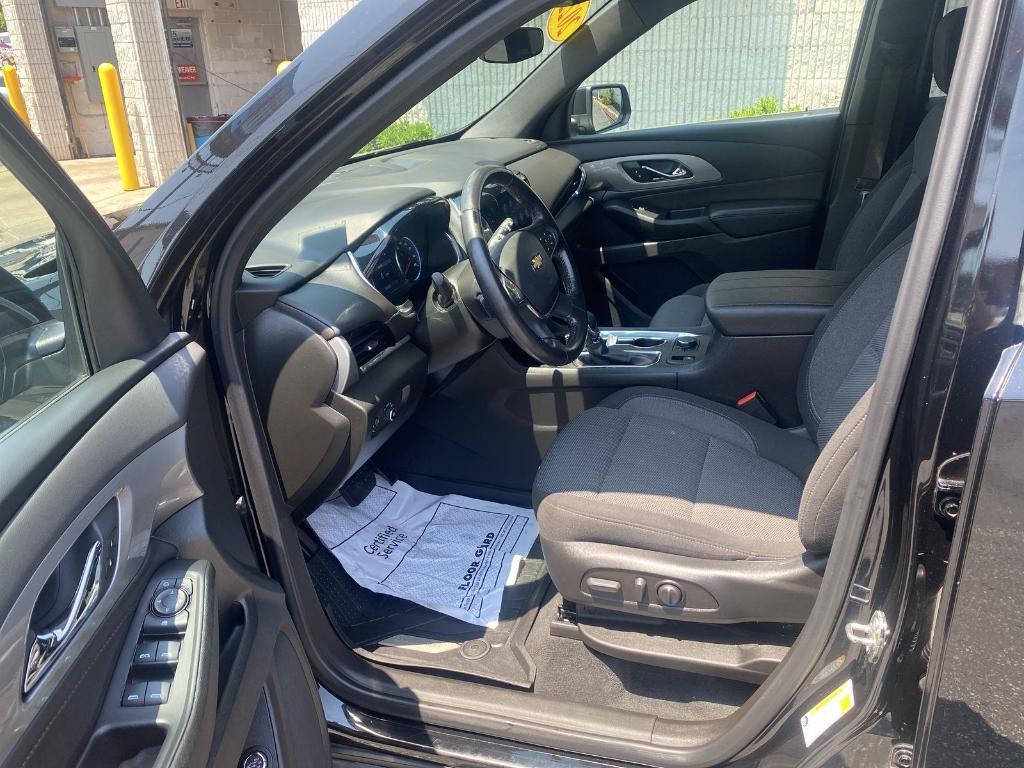 used 2022 Chevrolet Traverse car, priced at $31,000