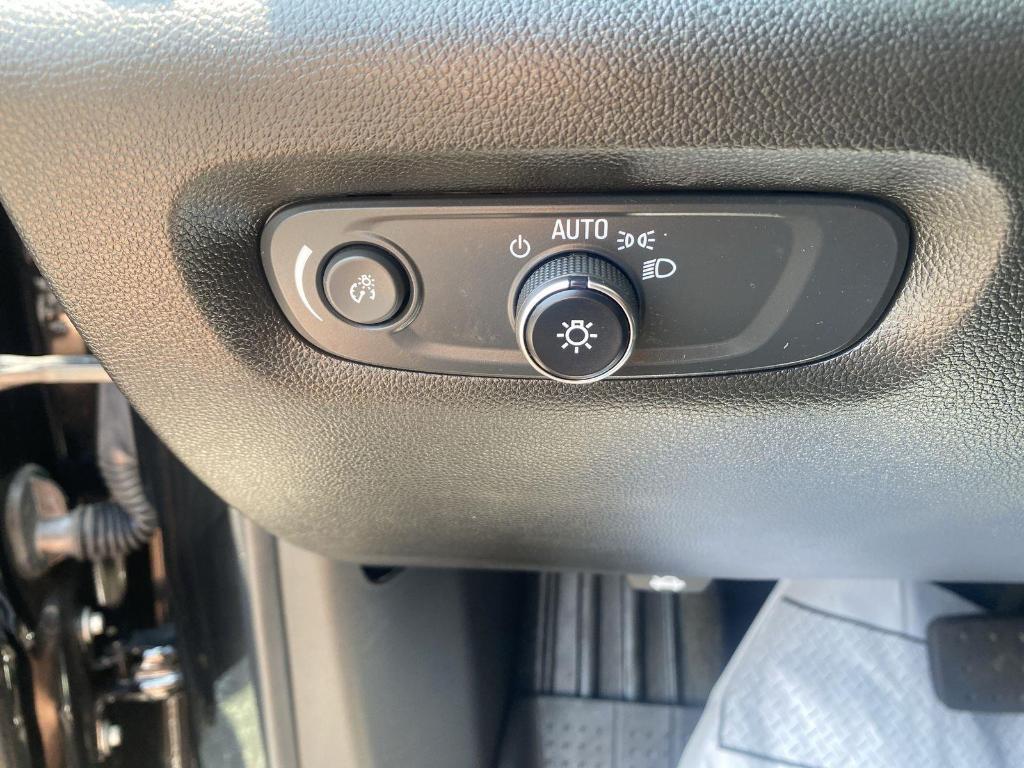 used 2022 Chevrolet Traverse car, priced at $31,000