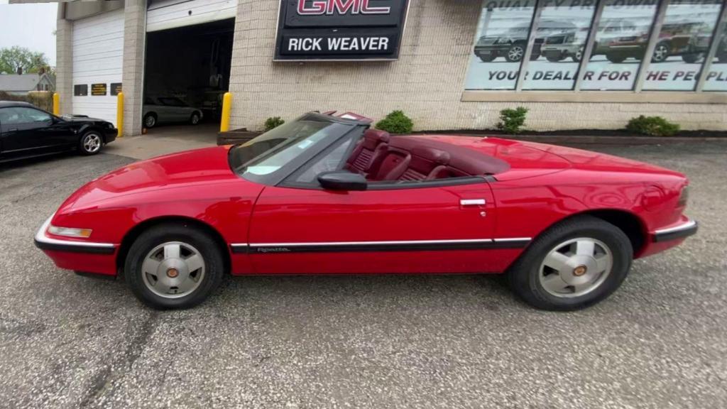 used 1990 Buick Reatta car, priced at $17,000