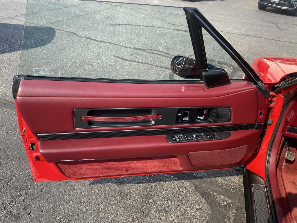 used 1990 Buick Reatta car, priced at $13,000