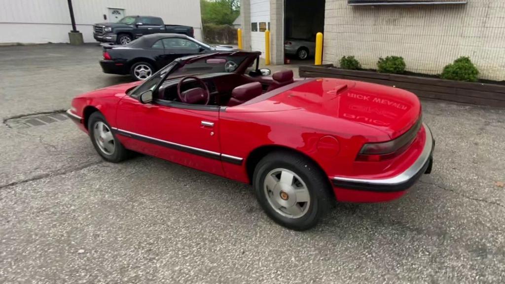 used 1990 Buick Reatta car, priced at $17,000