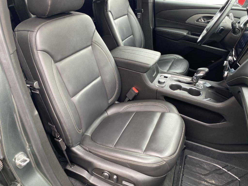 used 2023 Chevrolet Traverse car, priced at $33,500