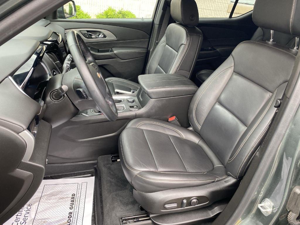 used 2023 Chevrolet Traverse car, priced at $33,500