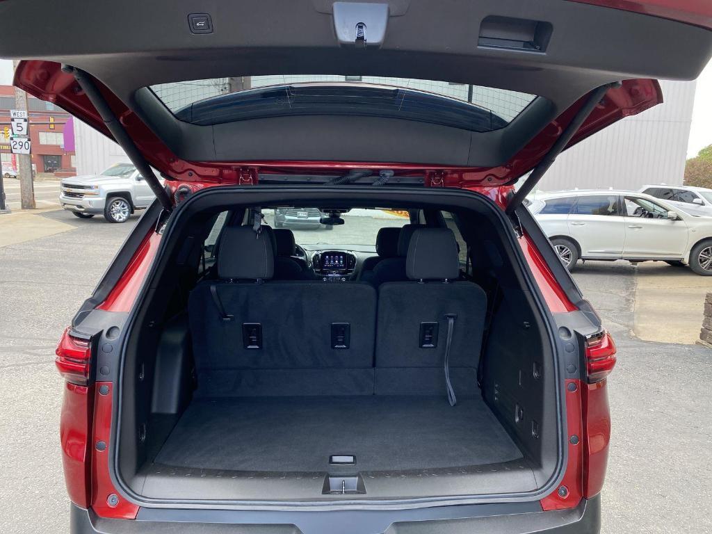 used 2023 Chevrolet Traverse car, priced at $33,000