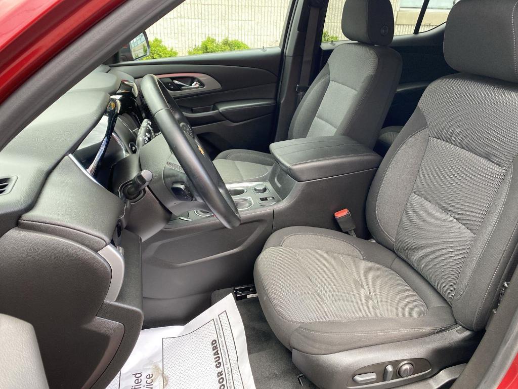 used 2023 Chevrolet Traverse car, priced at $33,000