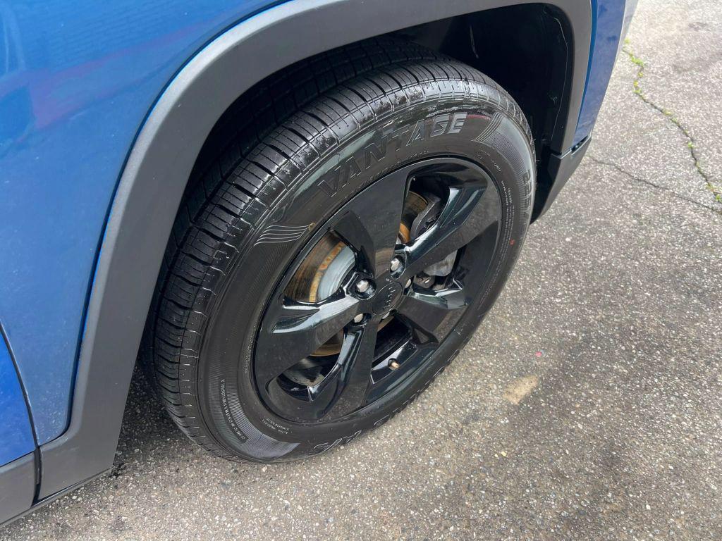 used 2017 Jeep Cherokee car, priced at $7,999