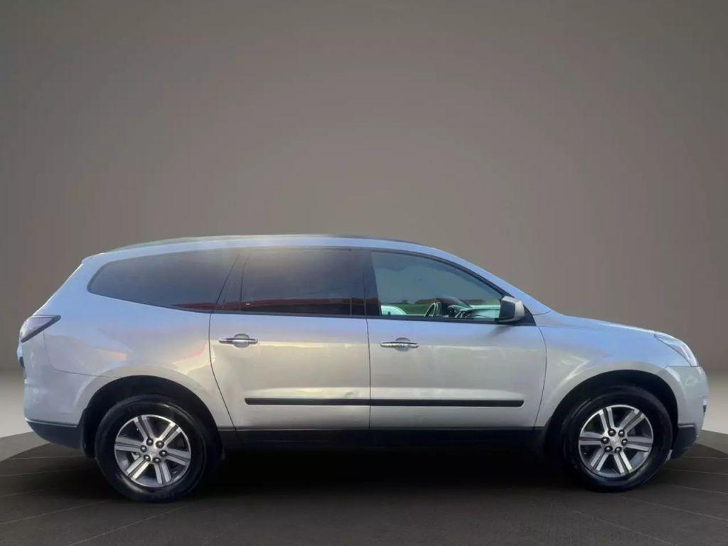 used 2017 Chevrolet Traverse car, priced at $13,500