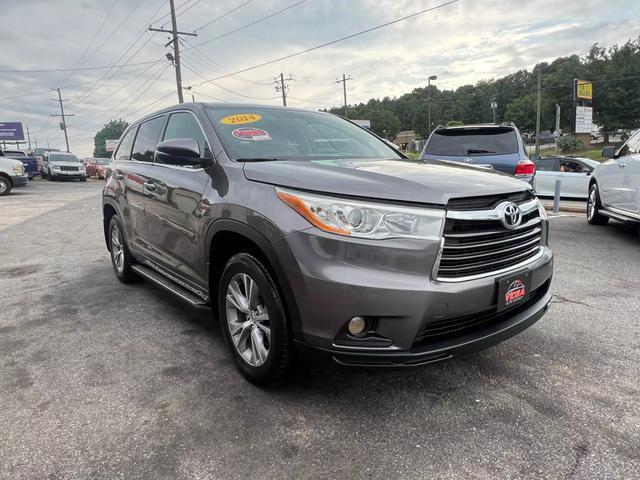 used 2014 Toyota Highlander car, priced at $16,900