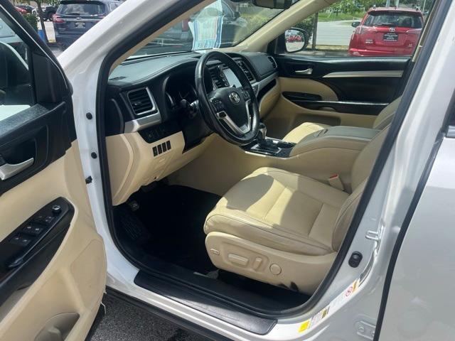 used 2018 Toyota Highlander Hybrid car, priced at $22,999