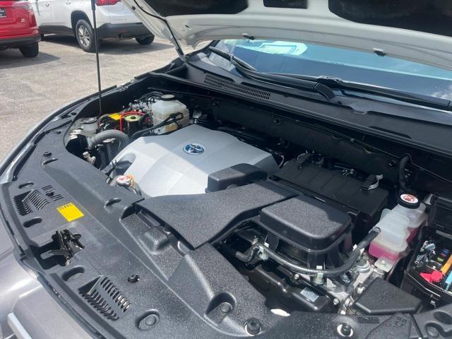 used 2018 Toyota Highlander Hybrid car, priced at $22,999