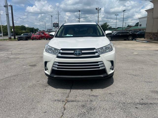 used 2018 Toyota Highlander Hybrid car, priced at $22,999