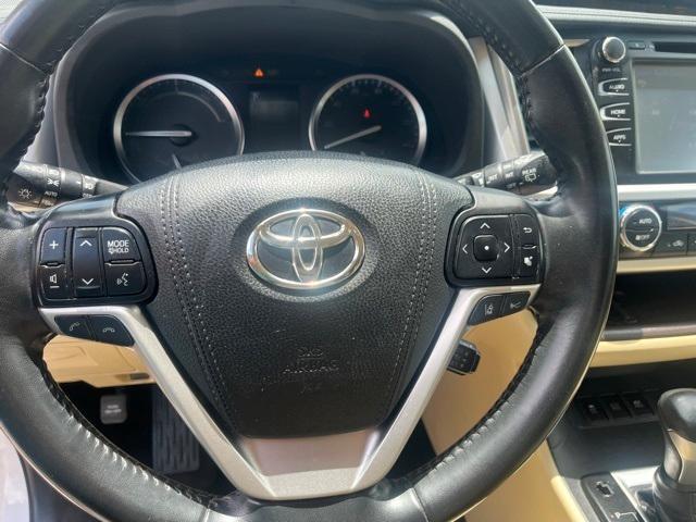 used 2018 Toyota Highlander Hybrid car, priced at $22,999