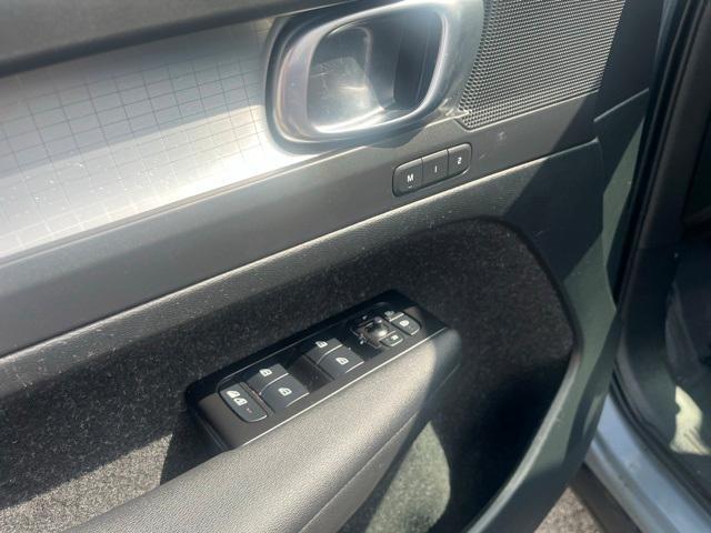 used 2021 Volvo XC40 car, priced at $16,999