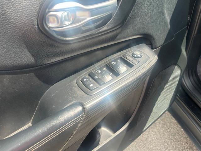 used 2015 Jeep Cherokee car, priced at $9,999