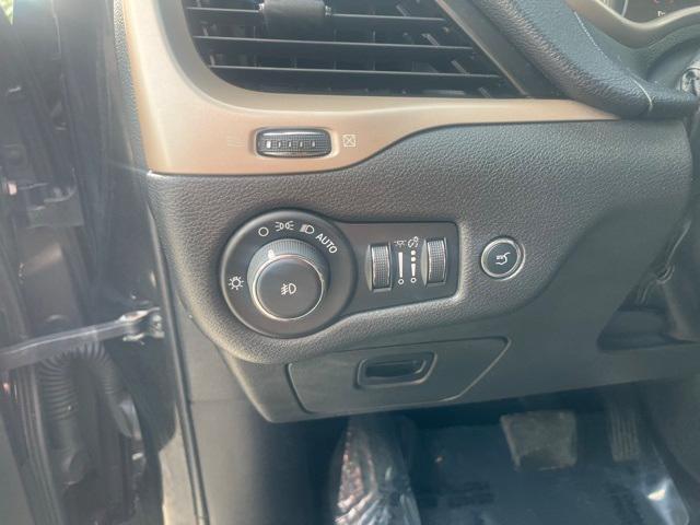 used 2014 Jeep Cherokee car, priced at $11,900