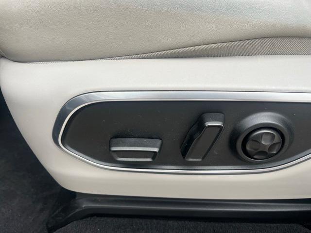 used 2022 Jeep Wagoneer car, priced at $40,999