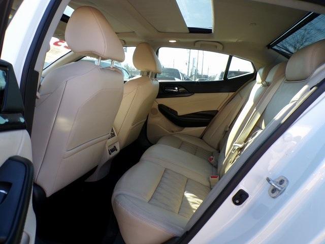 used 2023 Nissan Maxima car, priced at $34,999