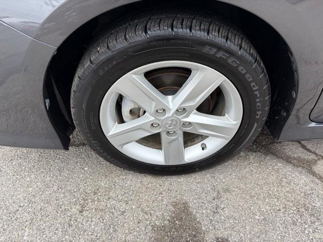 used 2014 Toyota Camry Hybrid car, priced at $16,999