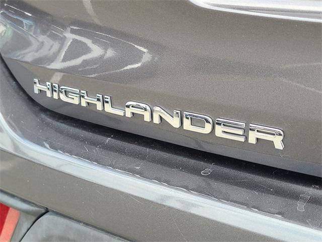 used 2021 Toyota Highlander car, priced at $24,788