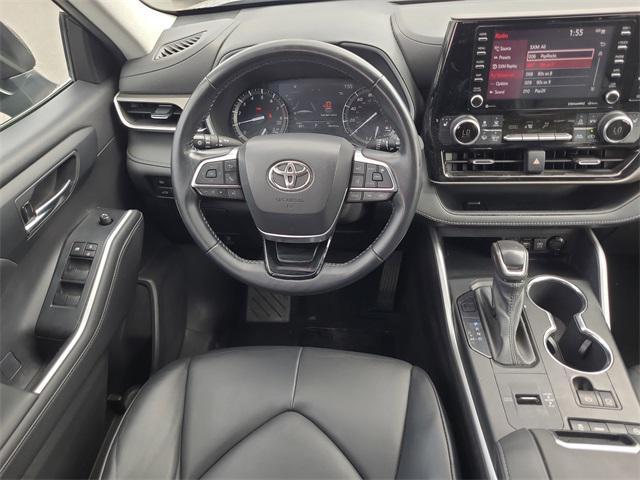 used 2021 Toyota Highlander car, priced at $24,788