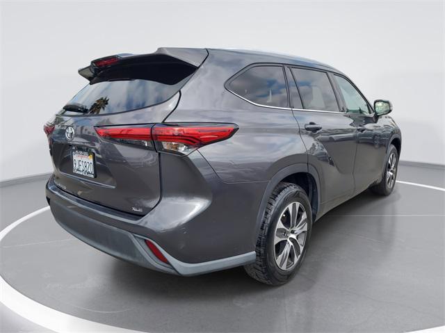 used 2021 Toyota Highlander car, priced at $24,788