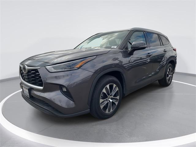 used 2021 Toyota Highlander car, priced at $24,788