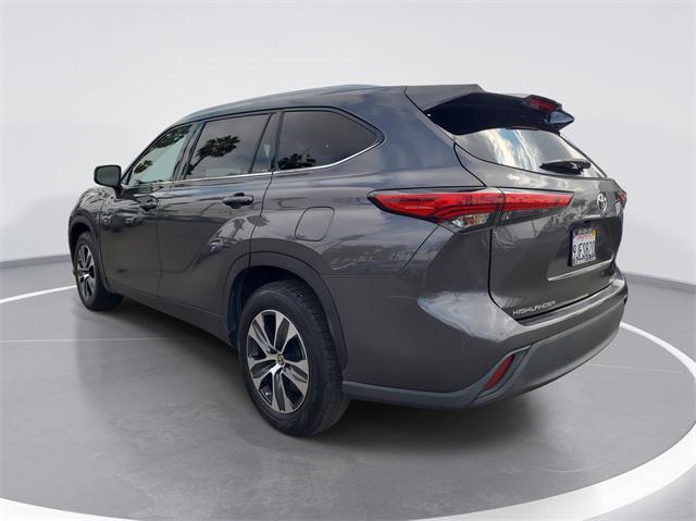 used 2021 Toyota Highlander car, priced at $24,788