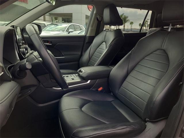 used 2021 Toyota Highlander car, priced at $24,788