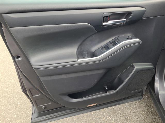 used 2021 Toyota Highlander car, priced at $24,788