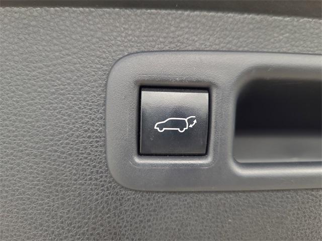 used 2021 Toyota Highlander car, priced at $24,788