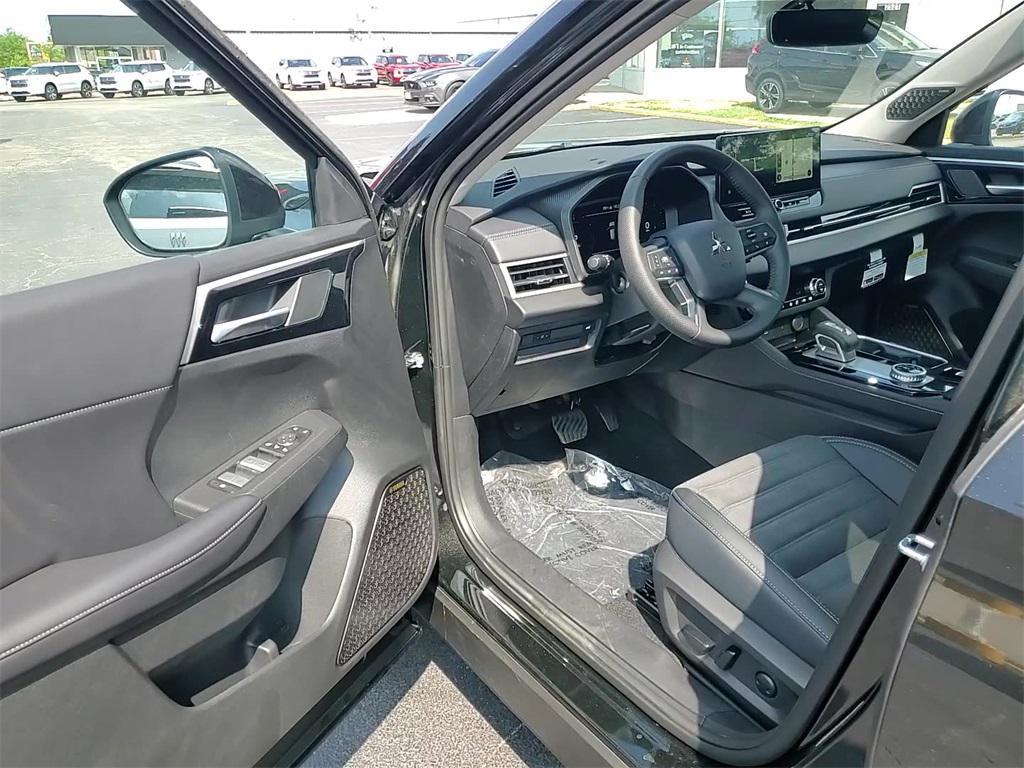 new 2025 Mitsubishi Outlander car, priced at $37,880