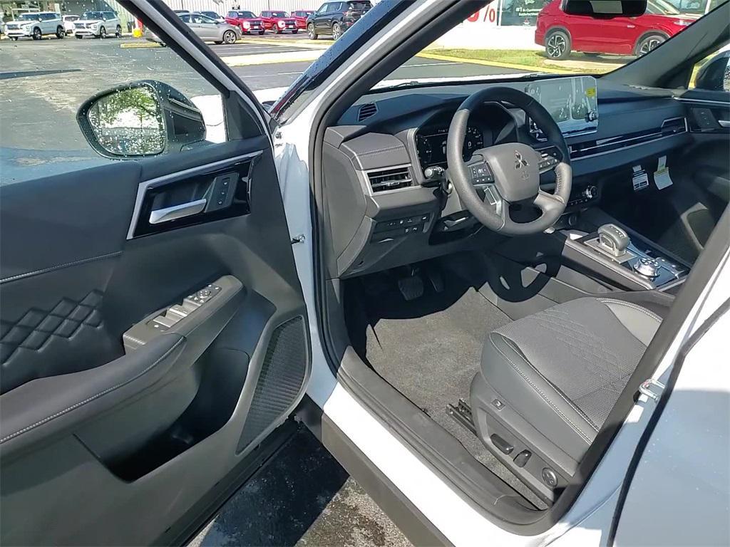 new 2025 Mitsubishi Outlander PHEV car, priced at $52,090