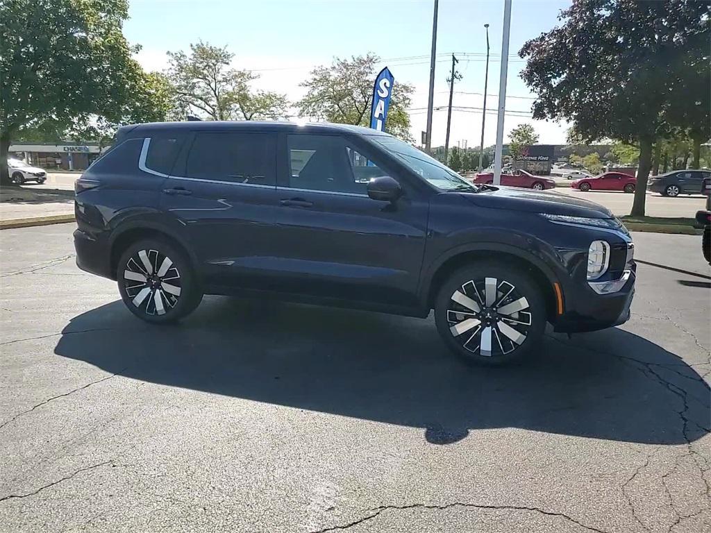 new 2025 Mitsubishi Outlander car
