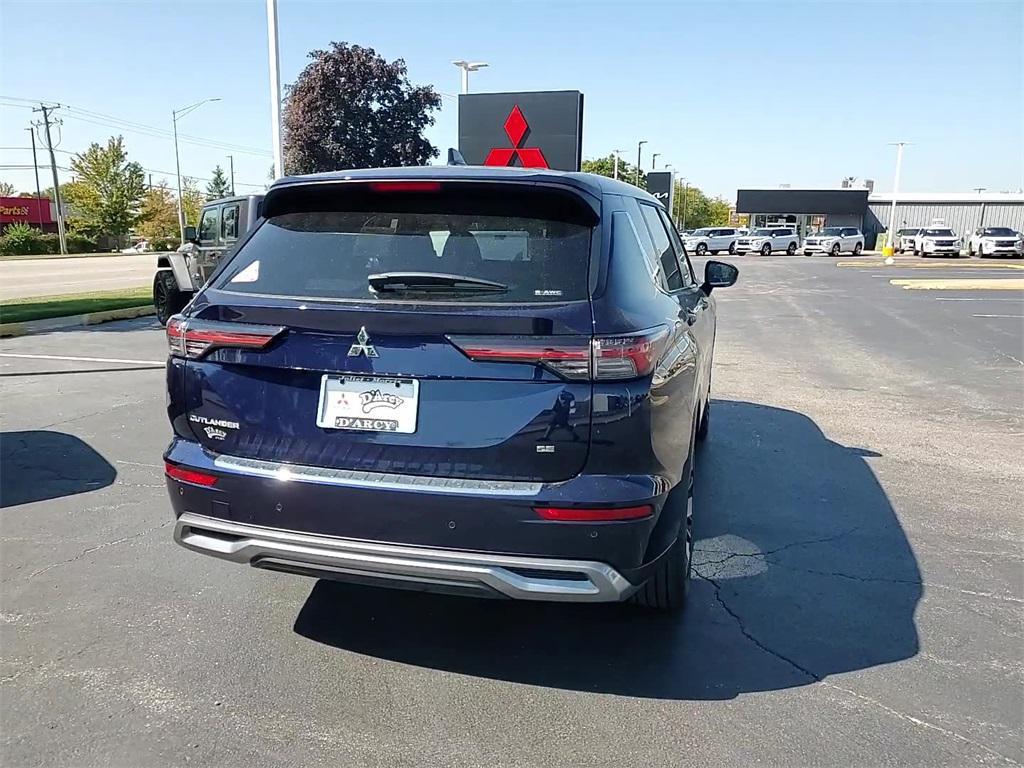 new 2025 Mitsubishi Outlander car