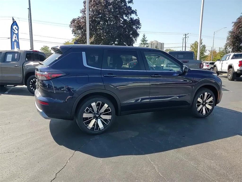 new 2025 Mitsubishi Outlander car