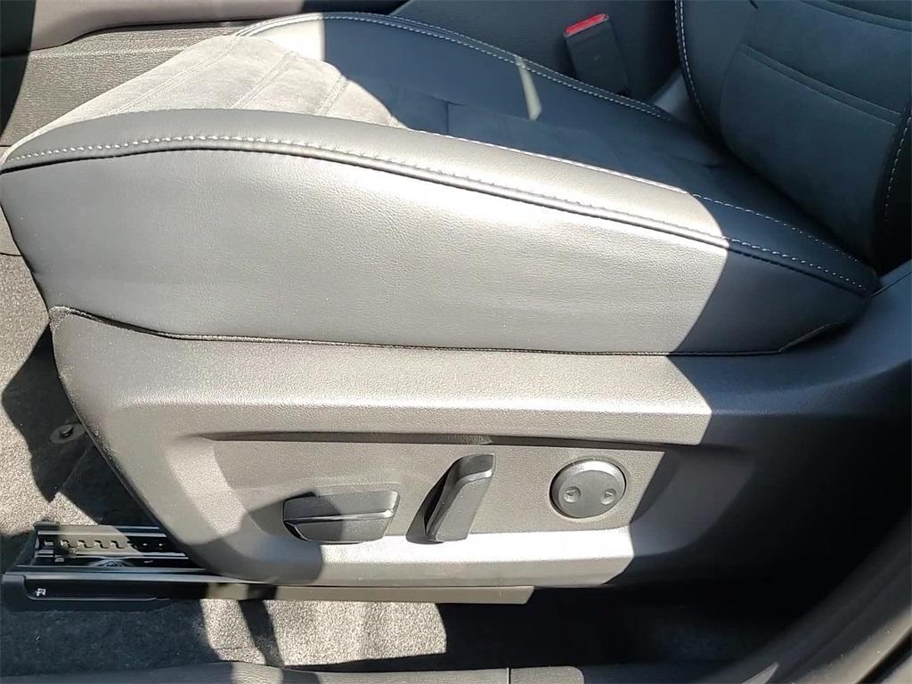 new 2025 Mitsubishi Outlander car