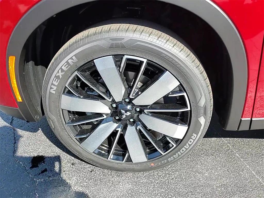 new 2025 Mitsubishi Outlander car