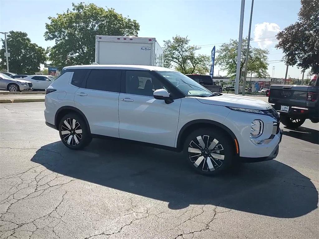 new 2025 Mitsubishi Outlander car