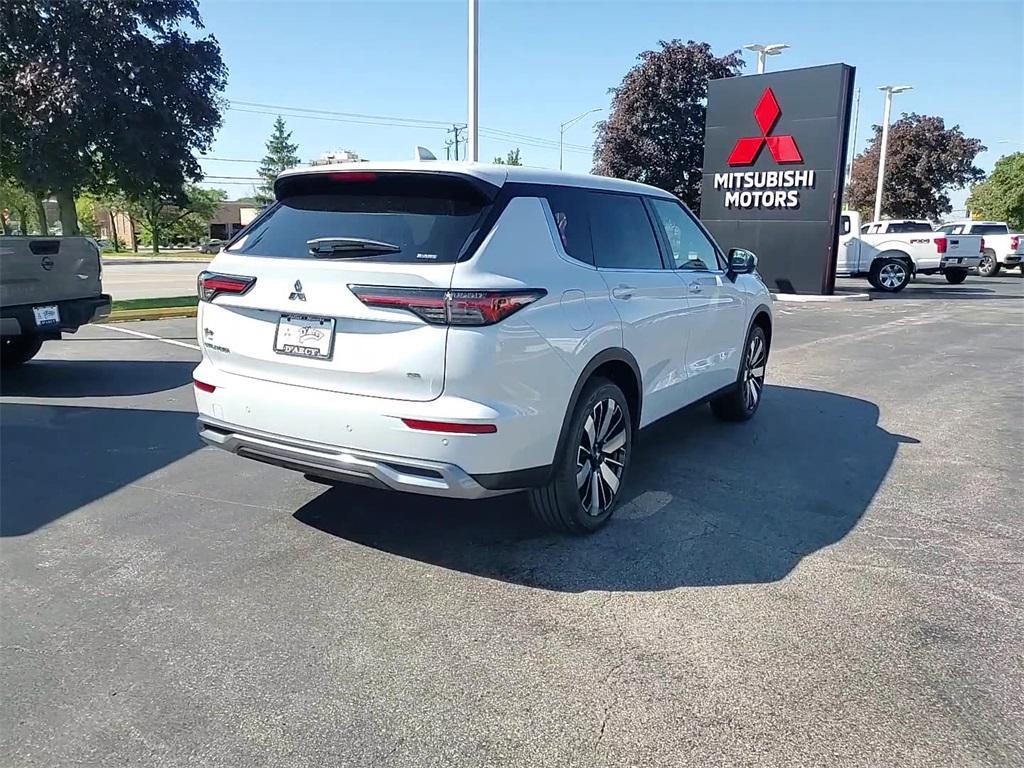 new 2025 Mitsubishi Outlander car