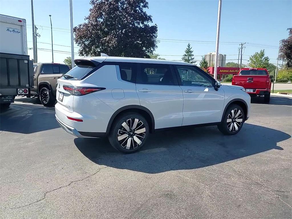 new 2025 Mitsubishi Outlander car