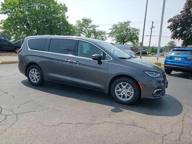 used 2023 Chrysler Pacifica car, priced at $24,995
