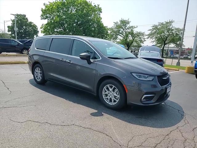 used 2023 Chrysler Pacifica car, priced at $24,995