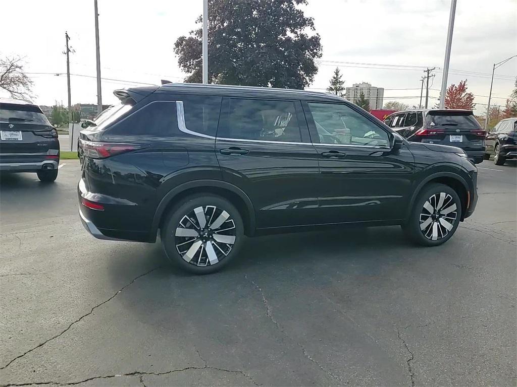 new 2025 Mitsubishi Outlander car, priced at $42,580