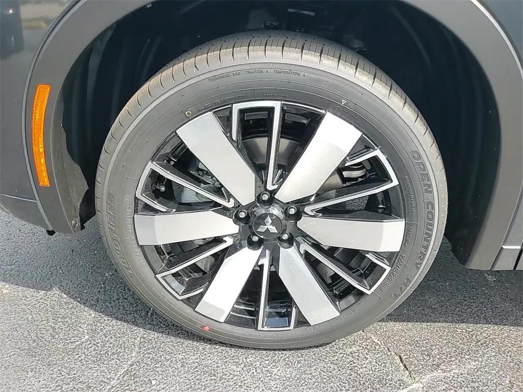 new 2025 Mitsubishi Outlander car, priced at $40,780