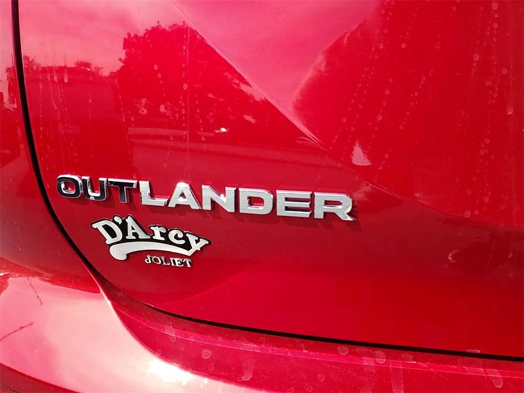 new 2025 Mitsubishi Outlander car