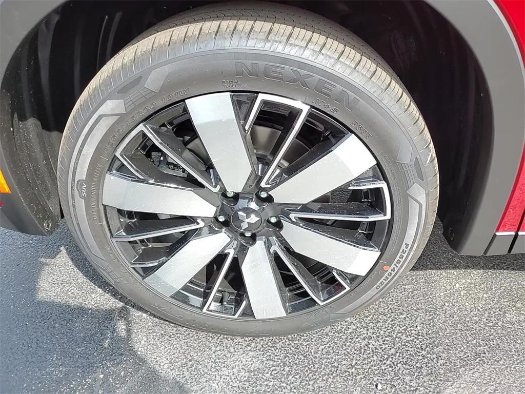 new 2025 Mitsubishi Outlander car